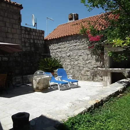 Vila 4 Bedroom In Old