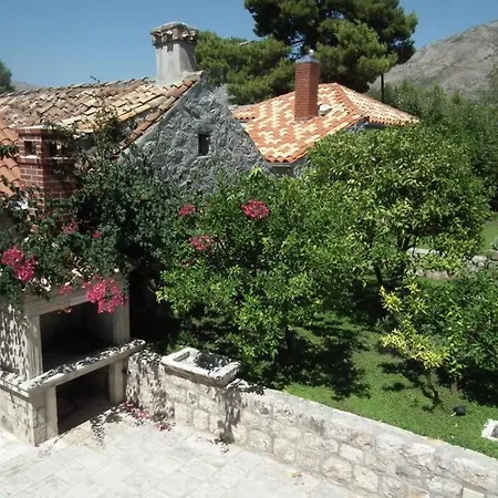 4 Bedroom In Old *
