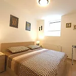Villa 4 Bedroom In Old