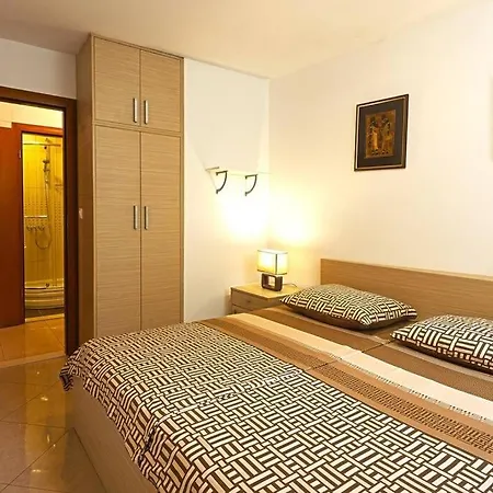 4 Bedroom In Old *