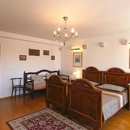 4 Bedroom In Old