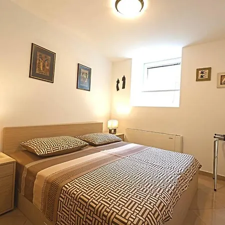 Villa 4 Bedroom In Old