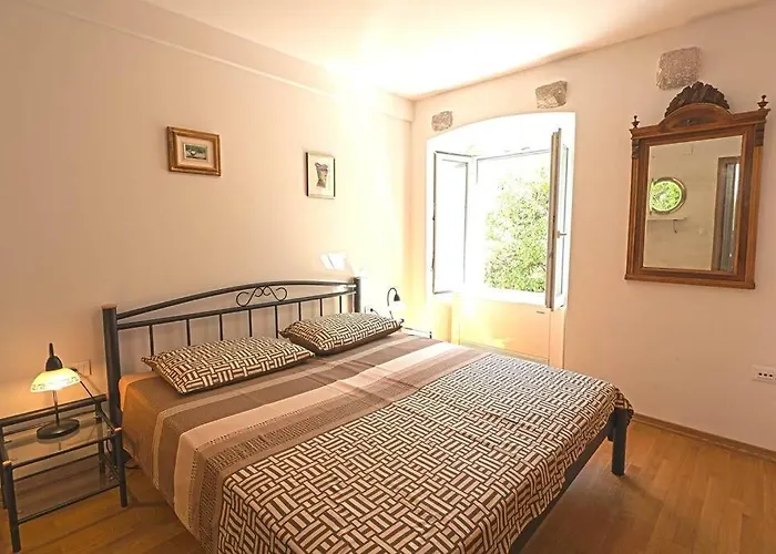Villa 4 Bedroom In Old Cavtat