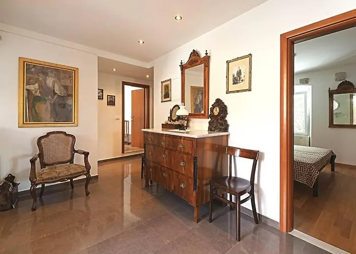 4 Bedroom In Old Villa *