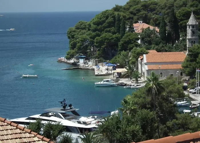 4 Bedroom In Old Villa