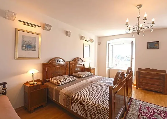 Villa 4 Bedroom In Old Cavtat