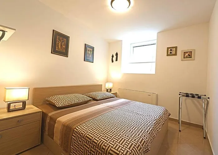 Villa 4 Bedroom In Old