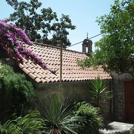 4 Bedroom In Old קאבטאט